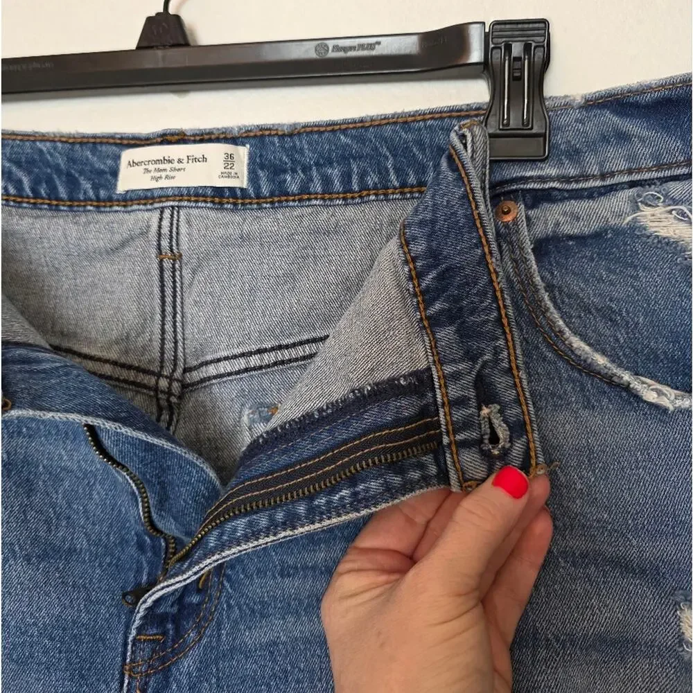 ABERCROMBIE & FITCH The Mom Short High Rise Distressed Festival Plus Size 36/22